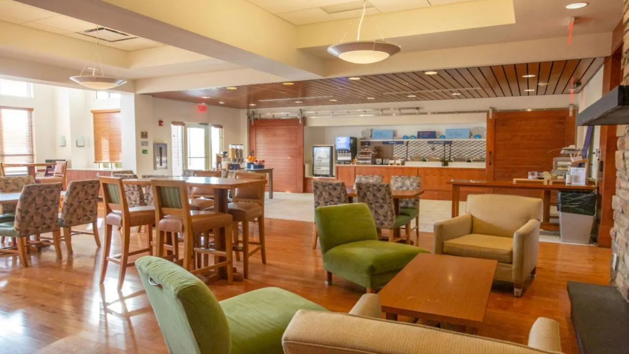 Holiday Inn Express Columbus Airport Easton